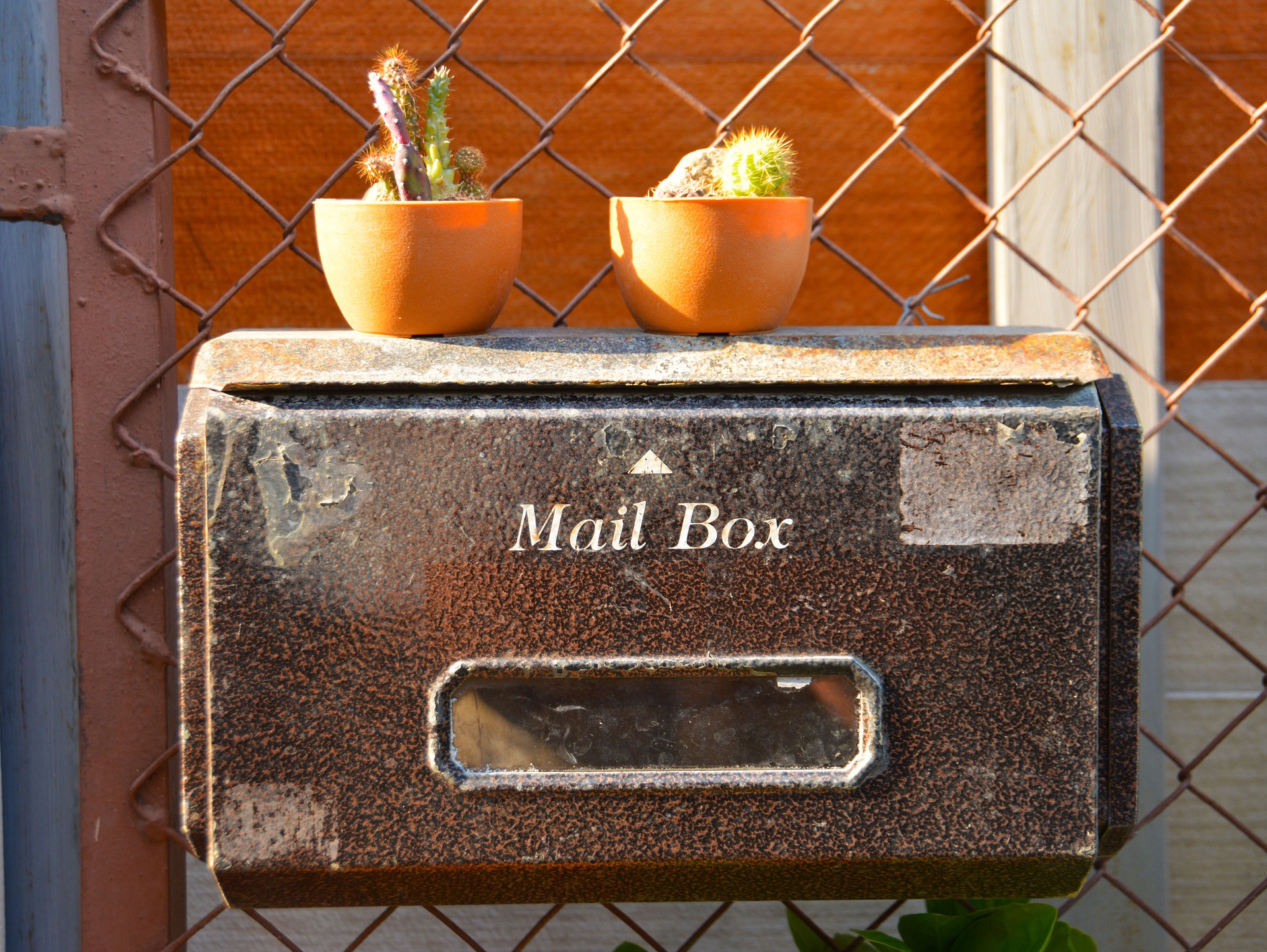 mail-box-1309470_1920