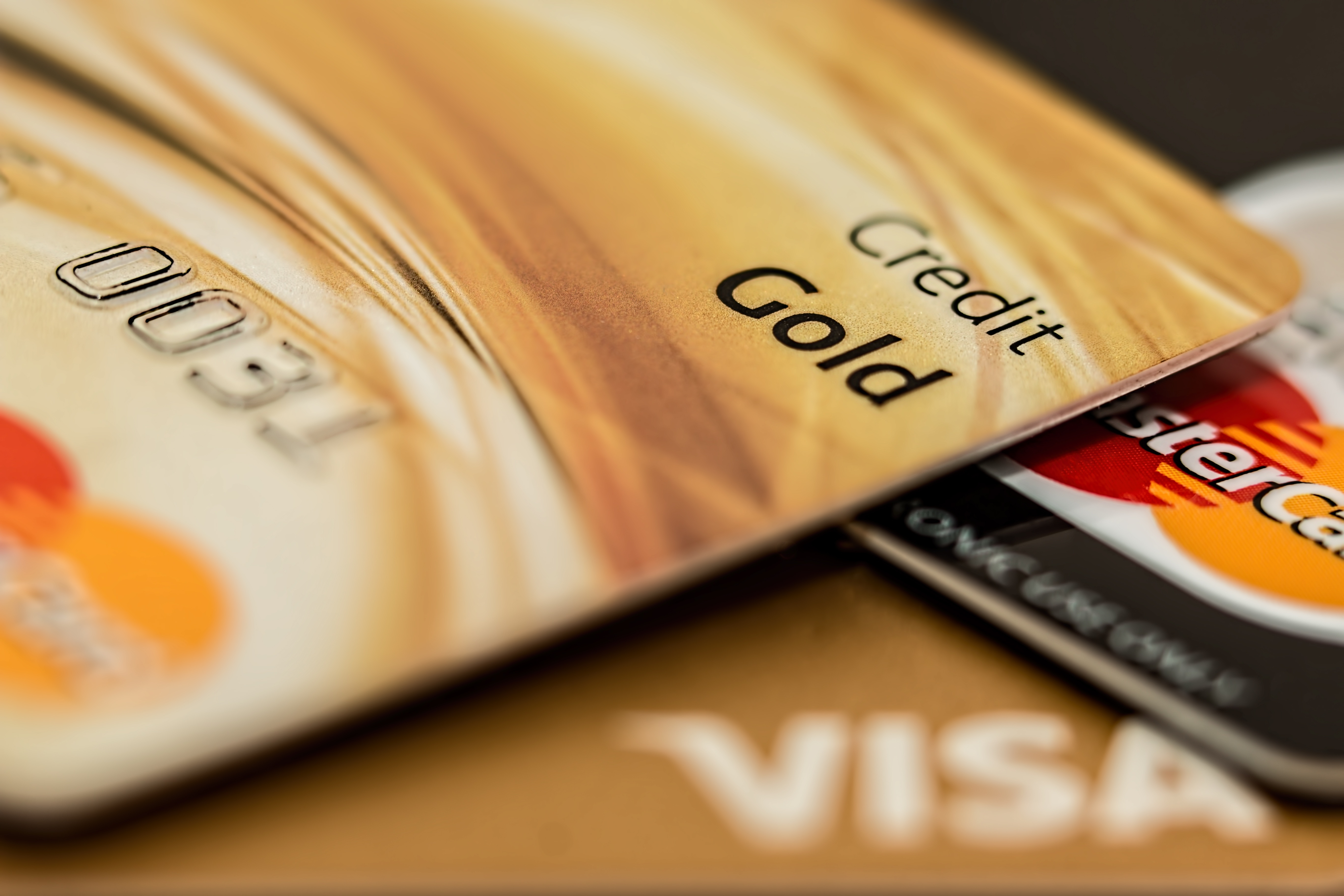 Canva – Master Card Visa Credit Card Gold