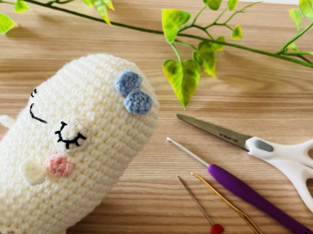 HobbiiのKawaii Ghostをコットン毛糸で編んだ完成作品